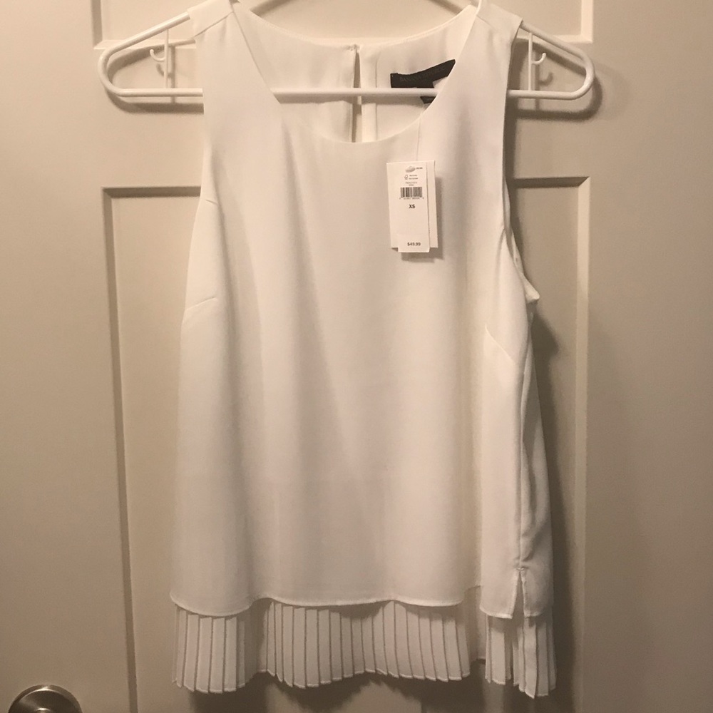 White tank top style ribbed top